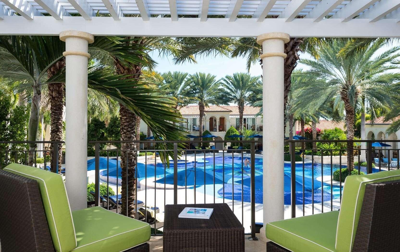 The Regent Grand Hotel Grace Bay Bagian luar foto