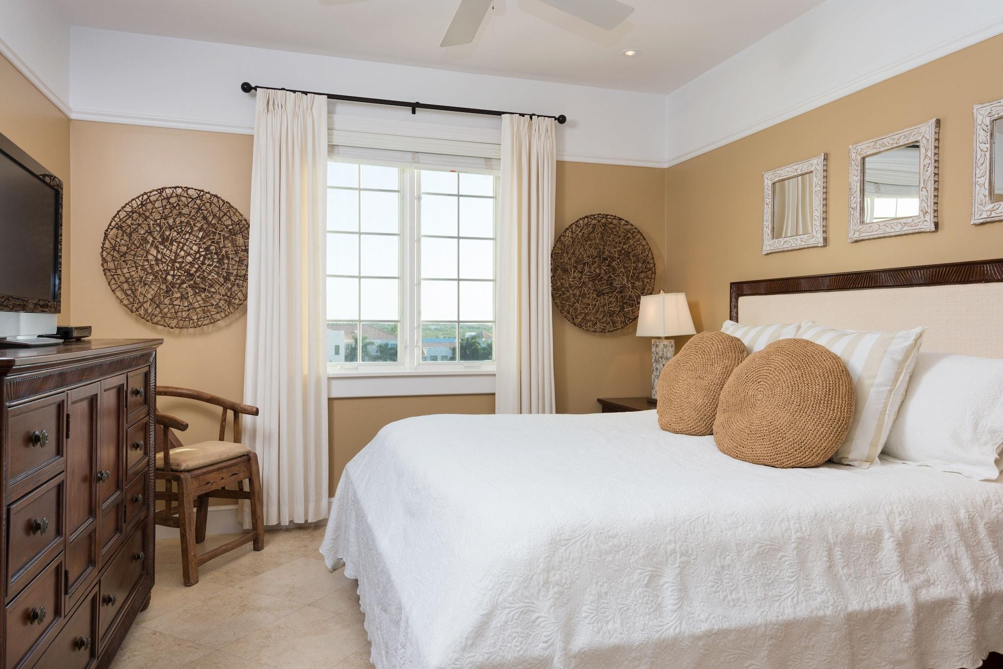 The Regent Grand Hotel Grace Bay Bagian luar foto
