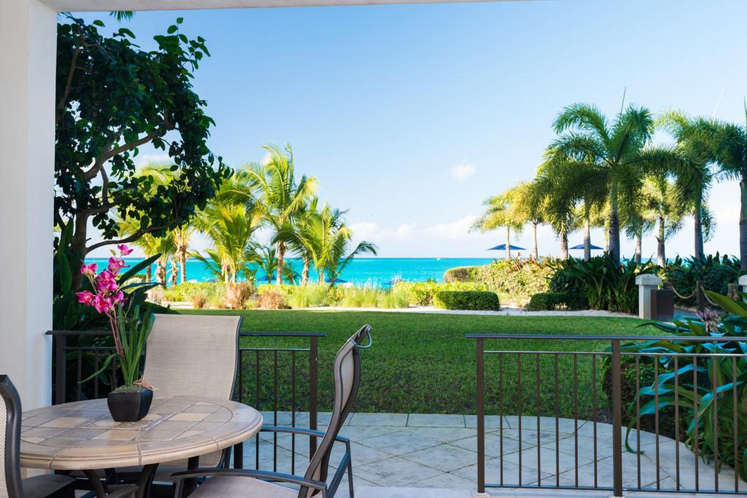 The Regent Grand Hotel Grace Bay Bagian luar foto