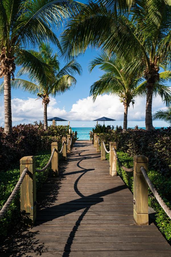 The Regent Grand Hotel Grace Bay Bagian luar foto
