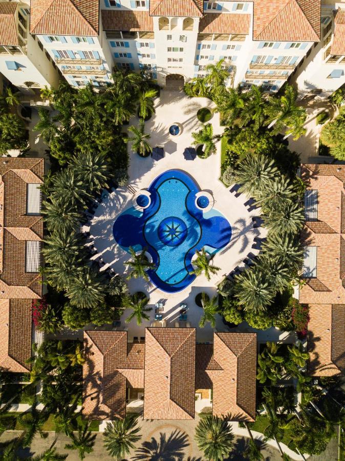 The Regent Grand Hotel Grace Bay Bagian luar foto