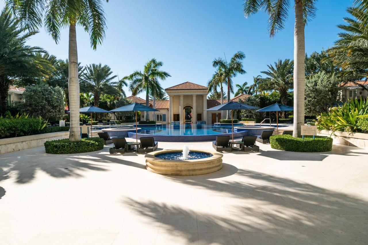 The Regent Grand Hotel Grace Bay Bagian luar foto