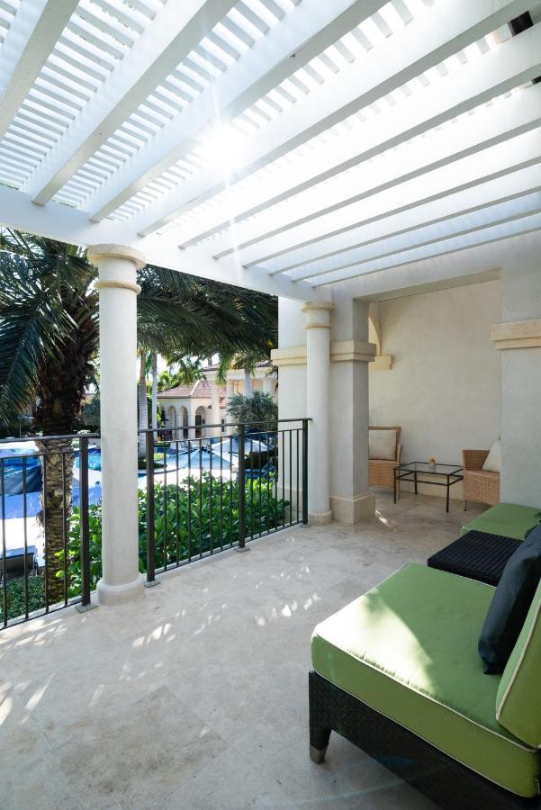 The Regent Grand Hotel Grace Bay Bagian luar foto