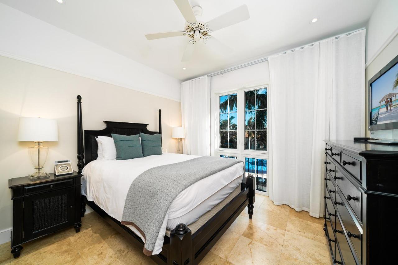 The Regent Grand Hotel Grace Bay Bagian luar foto