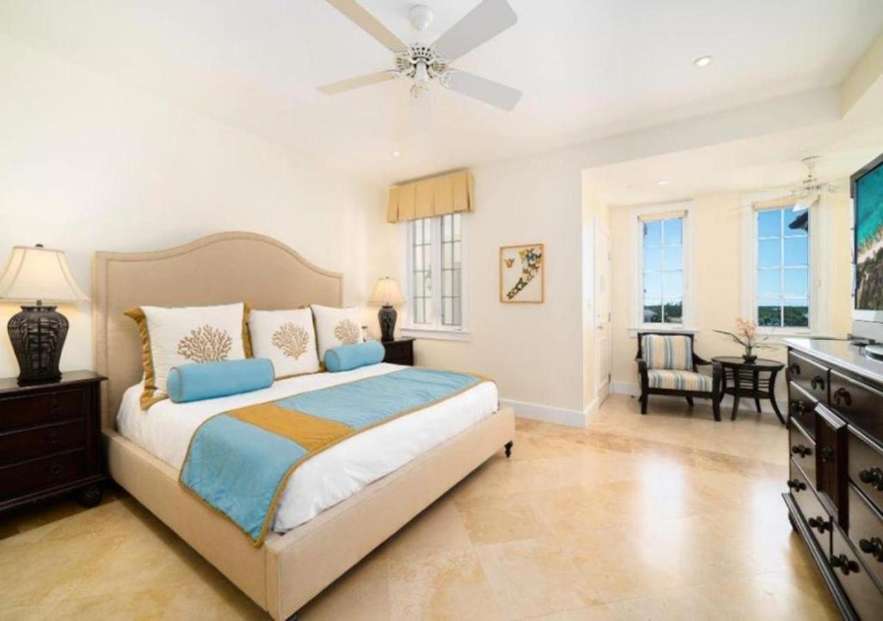 The Regent Grand Hotel Grace Bay Bagian luar foto