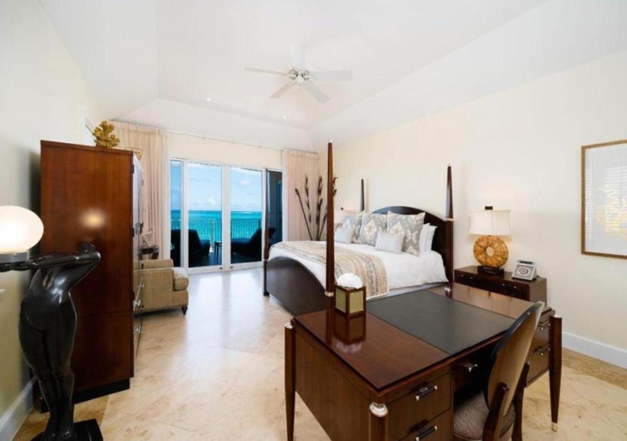 The Regent Grand Hotel Grace Bay Bagian luar foto