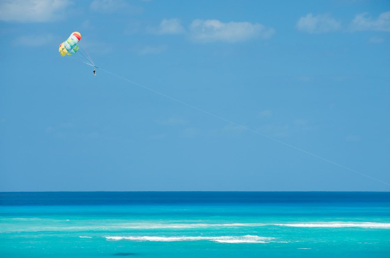 The Regent Grand Hotel Grace Bay Bagian luar foto