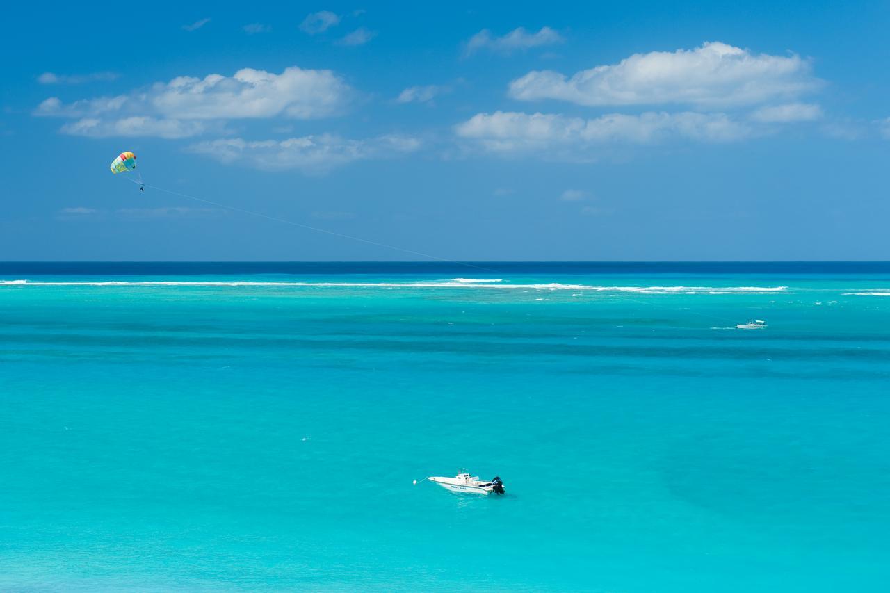 The Regent Grand Hotel Grace Bay Bagian luar foto