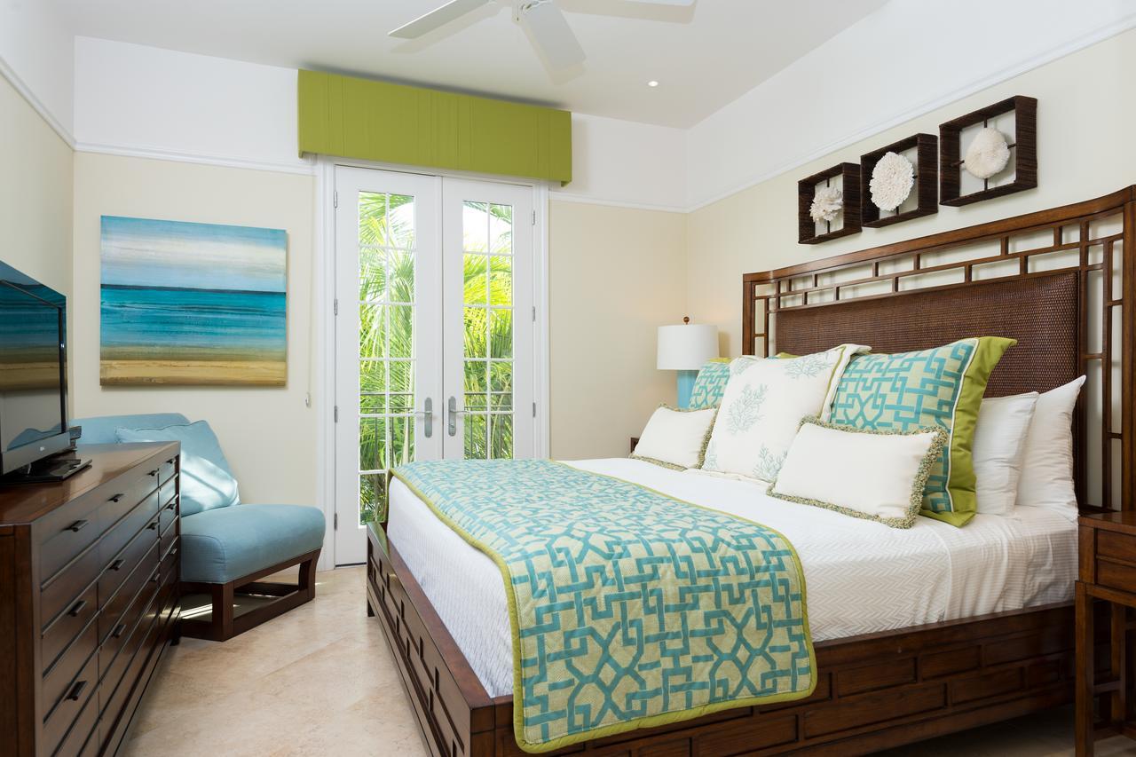 The Regent Grand Hotel Grace Bay Bagian luar foto